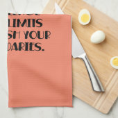 Eine Einzelwanderung ist eine Chance, Ihre Grenzen Geschirrtuch (Viertel Falte)