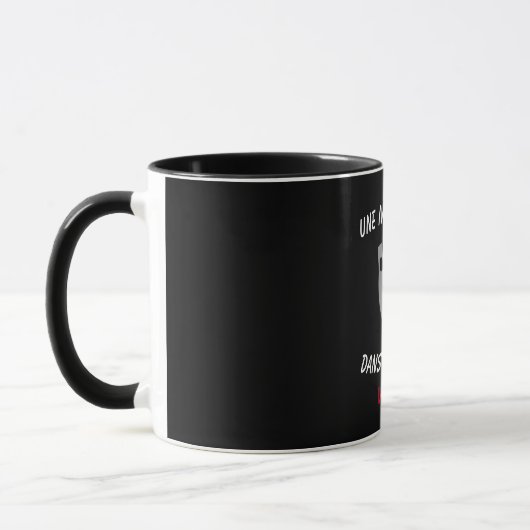 Eine eiserne Hand in einem Samthandschuh (Fahrrad) Tasse (Links)