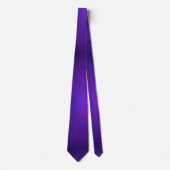 Eine elegante, lebendige violette Krawatte  (Vorderseite)