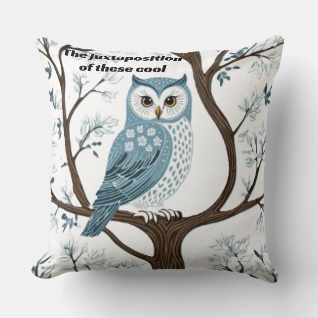 Eine Eule, die oft mit Weisheit und Wissen assozii Kissen (Vorderseite)