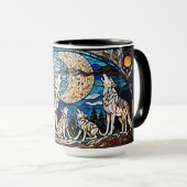Eine Familie von Wölfen, die auf dem Mond heulen Tasse (VorderseiteRechts)