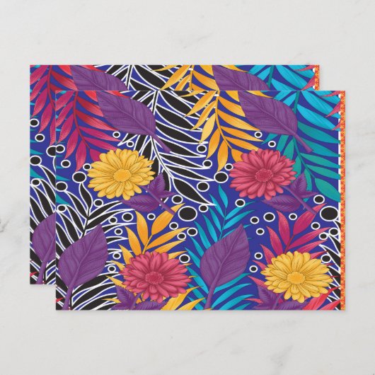 eine farbenfrohe Blume und ein Muster der Blätter Postkarte (Vorne/Hinten)