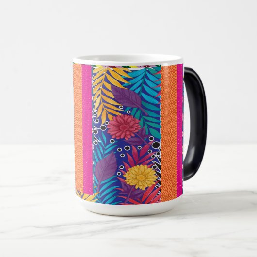 eine farbenfrohe Blume und ein Muster der Blätter Verwandlungstasse (VorderseiteRechts)