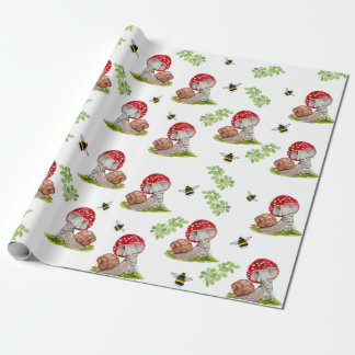 Eine farbenfrohe Waldfliege und eine Schnecke Geschenkpapier