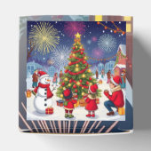 Eine Feier in Rot-Schrift: Weihnachten und N Geschenkschachtel (Oben)