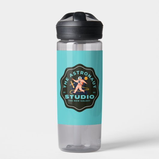Eine Flasche Trinkwasser mit attraktivem Logo (Vorderseite)