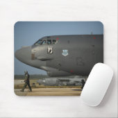 Eine Flugbesatzung der US Air Force bereitet eine Mousepad (Mit Mouse)