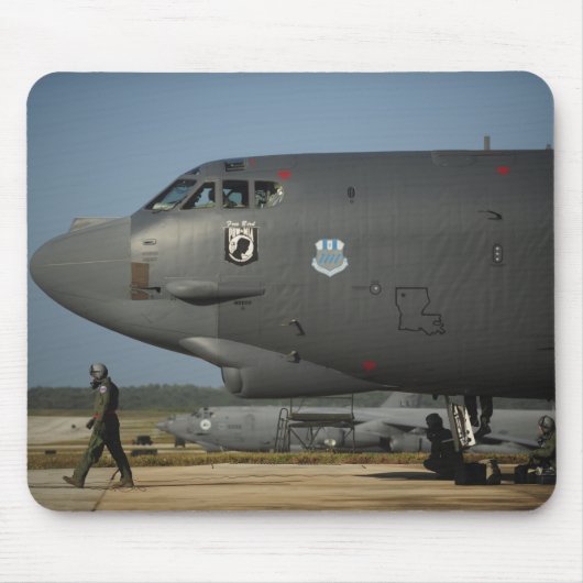 Eine Flugbesatzung der US Air Force bereitet eine Mousepad (Vorne)