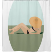 Eine Frau am Strand Duschvorhang (Vorderseite)