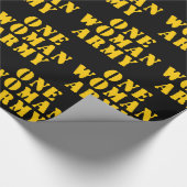 EINE FRAU ARMY GESCHENKPAPIER (Ecke)