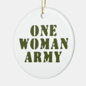EINE FRAU ARMY KERAMIK ORNAMENT (Links)