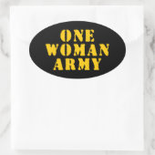 EINE FRAU ARMY OVALER AUFKLEBER (Tasche)