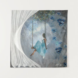 Eine Frau in blauem Kleid auf einer Schaukel Wandteppich