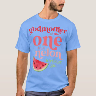 Eine Frau in einem Melon Geburtstagskind W T-Shirt