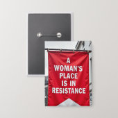 Eine Frau ist der Widerstand Button (Vorderseite/Rückseite)