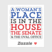 Eine Frau ist im Haus. Aufkleber (Blatt)