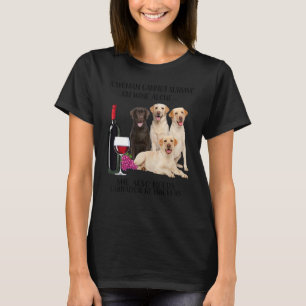 Eine Frau kann nicht allein auf Wein leben T-Shirt
