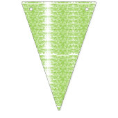 Eine Frau mit einem grauen Pullover und einer Bril Wimpelkette (Erste Fahne)