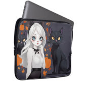 Eine Frau mit schwarzer Katze. Laptopschutzhülle (Vorne Rechts)