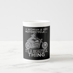 Eine Frau und ihr Motorrad Kunstgeschenk für Biker Porzellantasse