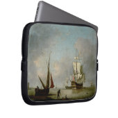 Eine Fregatte im ruhigen Wasser Laptopschutzhülle (Vorne Rechts)