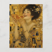 Eine fröhliche Dame mit Pizzastück Postkarte (Vorderseite)