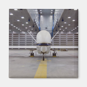 Eine Frontansicht auf ein unbemanntes Flugzeug von Magnet