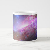 Eine galaktische Lichtshow in Spiralgalaxie Ngc 42 Jumbo-Tasse (Vorderseite)