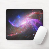 Eine galaktische Lichtshow in Spiralgalaxie Ngc 42 Mousepad (Mit Mouse)