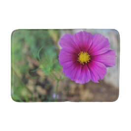 Eine Galaxie innerhalb einer Blume Badematte