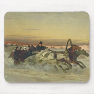 Eine galoppierende Winter-Troika an der Dämmerung Mousepad