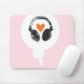 Eine Gedankenblase mit einem Herzen und Kopfhörern Mousepad (Mit Mouse)
