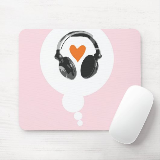 Eine Gedankenblase mit einem Herzen und Kopfhörern Mousepad (Mit Mouse)