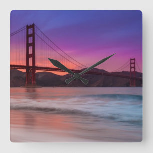 Eine Gefangennahme von San Franciscos Golden gate Quadratische Wanduhr