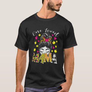 Eine geliebte Mama Leopard Kariert Messy Bun Hair T-Shirt
