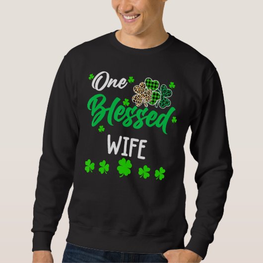 Eine gesegnete Ehefrau am St. Patrick's Day Sweatshirt (Vorderseite)
