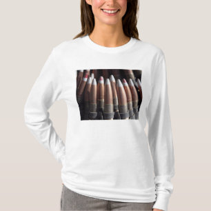 Eine gleichmäßige Mischung von vier Ballrunden zu T-Shirt