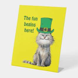 Eine glückliche irische Katze Sockelschild