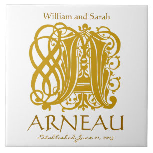 Eine Goldmonogramm auf Weiß - Namen Hochzeitdatum  Fliese