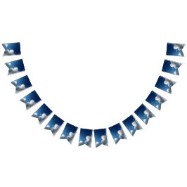 Eine große gekrümmte Wolke Wimpelkette