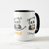 Eine große Tasse in Weiß und Schwarz mit niedliche (VorderseiteRechts)