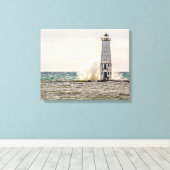 Eine große Welle bricht ins Licht Frankfort Leinwanddruck (Insitu (Holzboden))