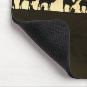 Eine Gruppe Kamelzüchter mit ihren Kamelen Mousepad (Ecke)