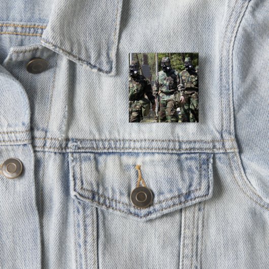 Eine Gruppe von Solar Challenge-Teilnehmern Button (Beispiel)