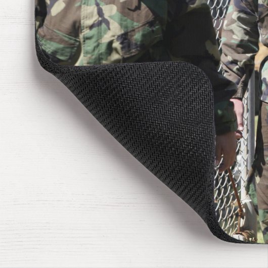 Eine Gruppe von Solar Challenge-Teilnehmern Mousepad (Ecke)