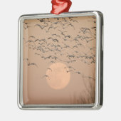 Eine Gruppe wandernder Schneegänse, Grus Silbernes Ornament (Links)