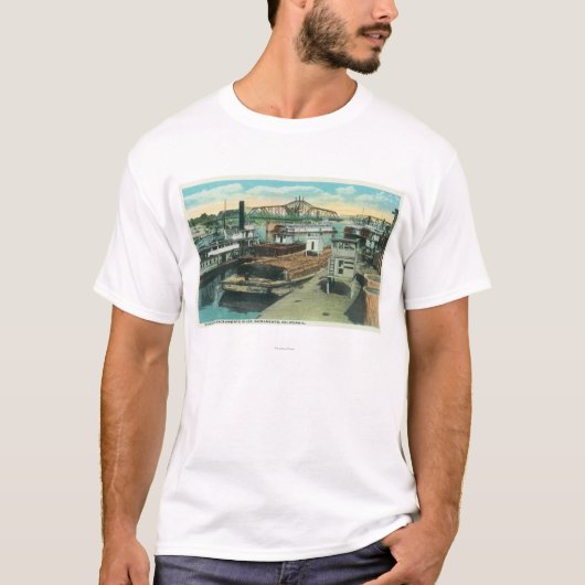 Eine Hafen-Verschiffen-Szene auf Sacramento River T-Shirt (Vorderseite)