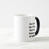Eine Hand, eine Kaffeetasse (VorderseiteRechts)