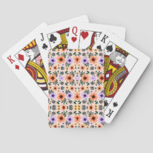 Eine Hand hält einen Fächer aus Spielkarten