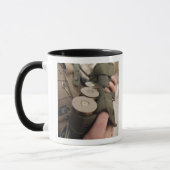Eine Handvoll mit 40 mm Granaten Tasse (Links)